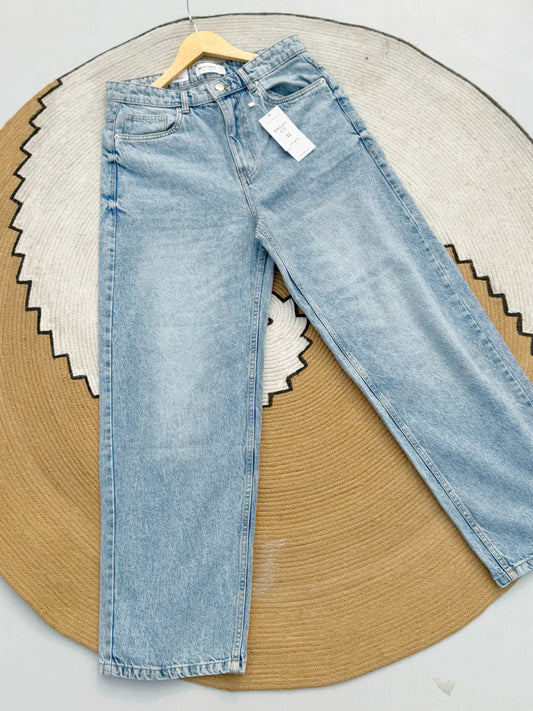 Baggy-Fit Light Wash Denim Pant