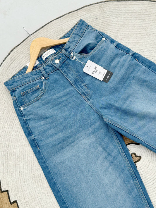 Baggy-Fit Mid Blue Denim Pant